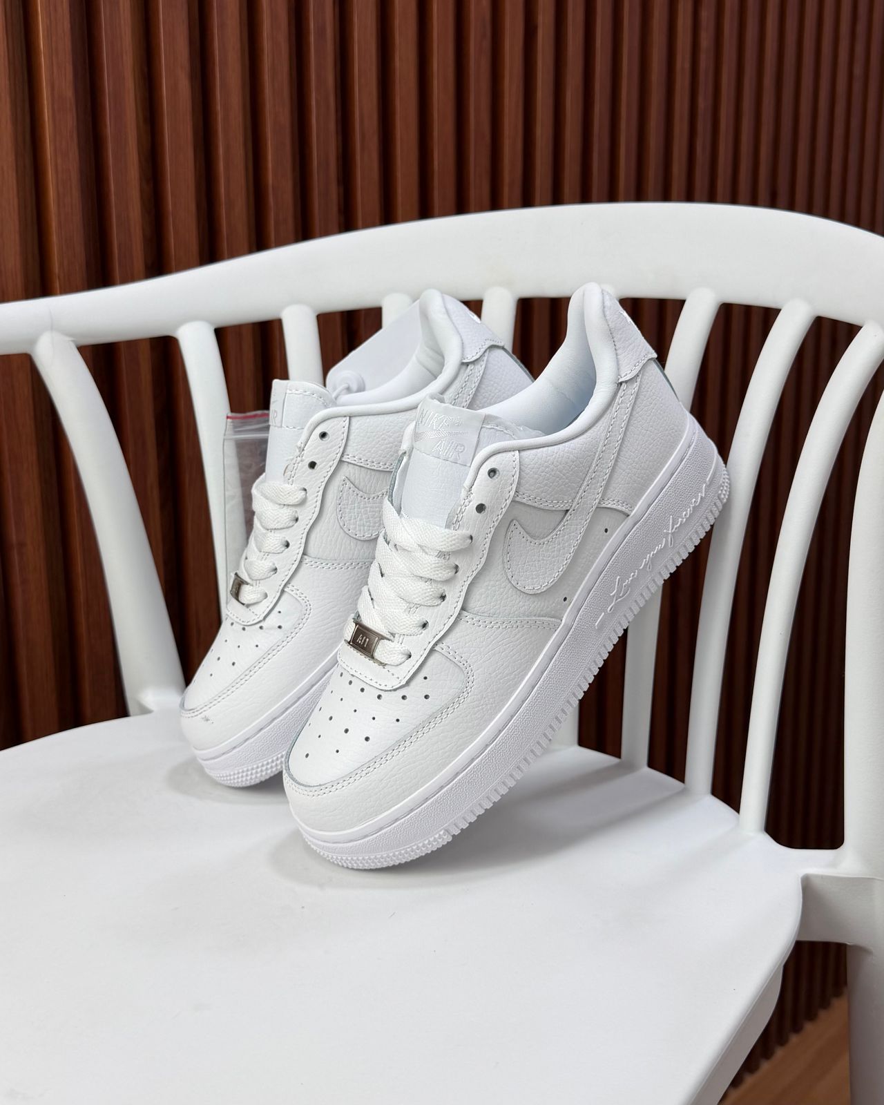 NIKE