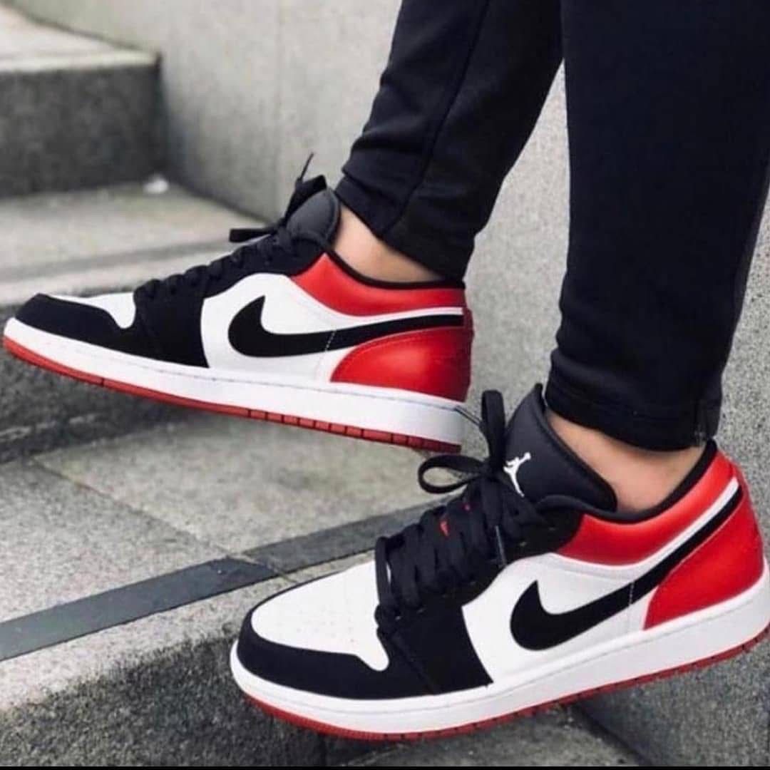 NIKE
