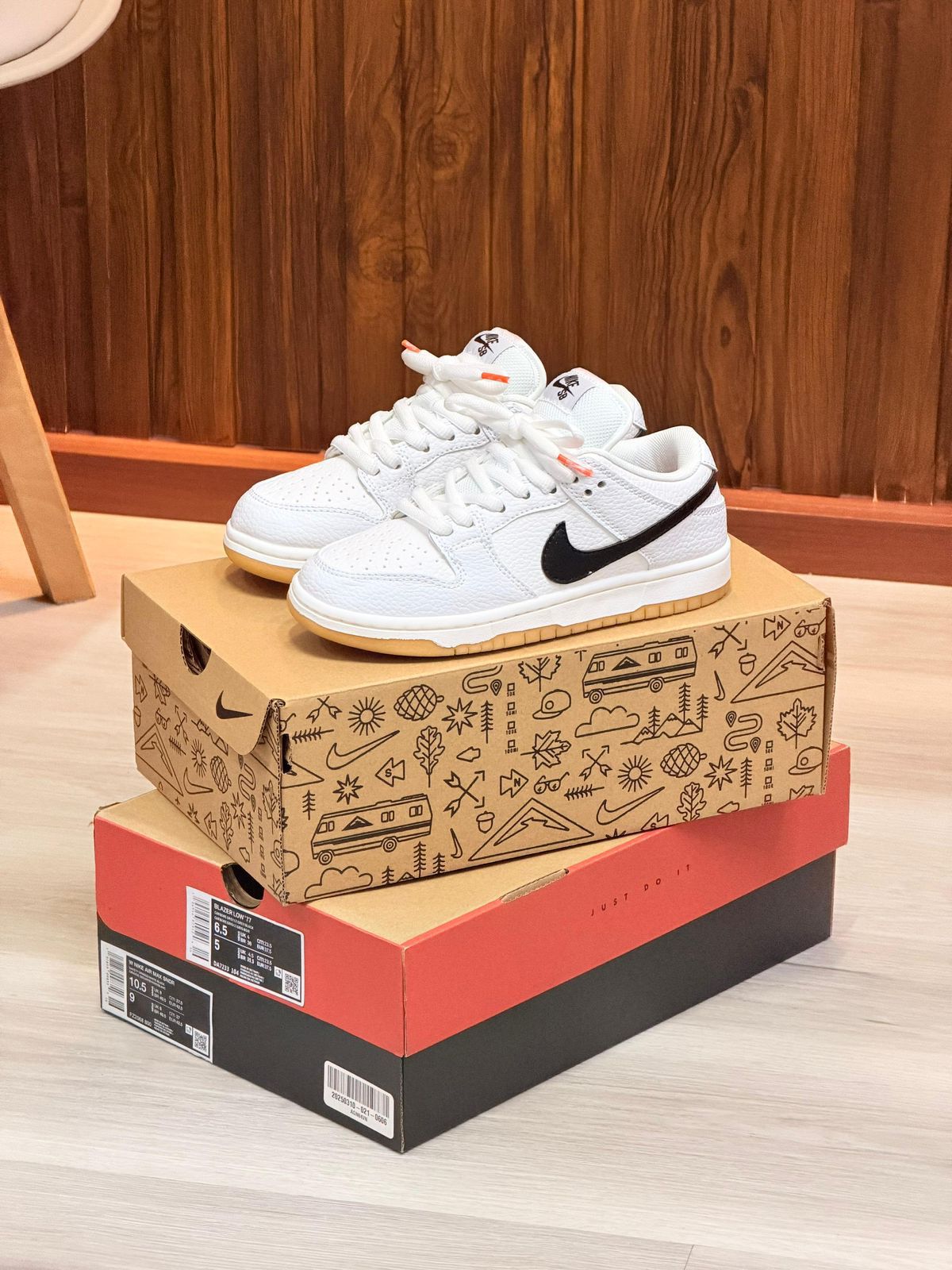 NIKE
