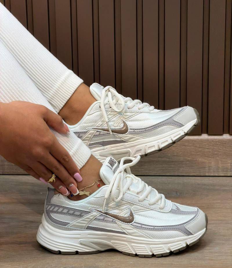 NIKE