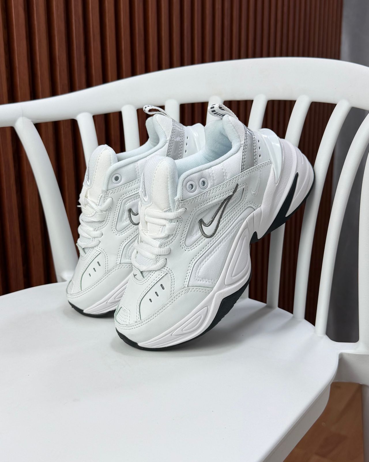NIKE