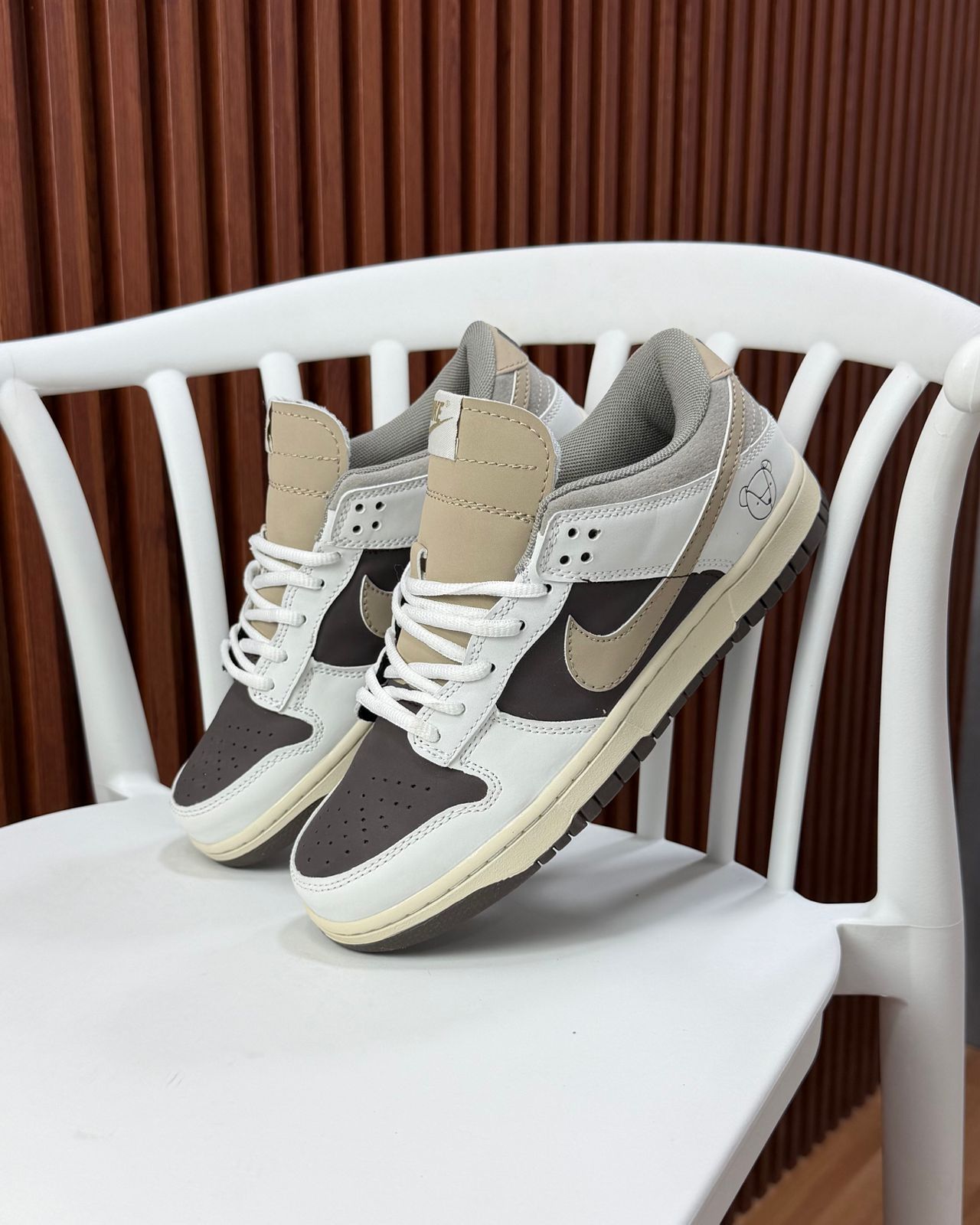 NIKE