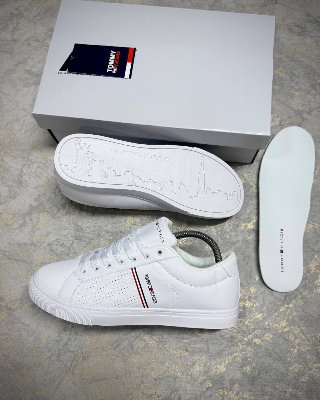 TOMY Hilfiger