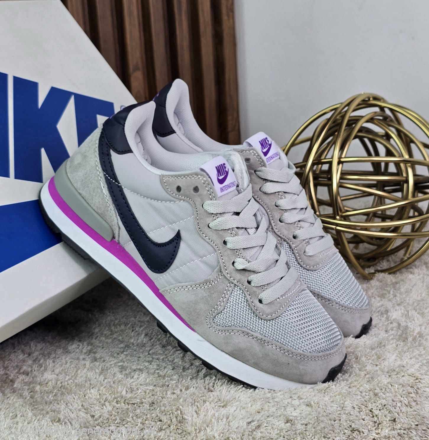 NIKE