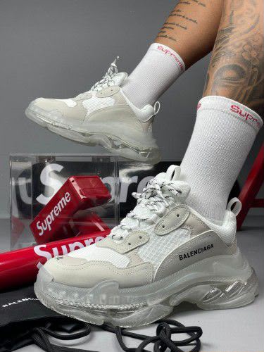 BALENCIAGA