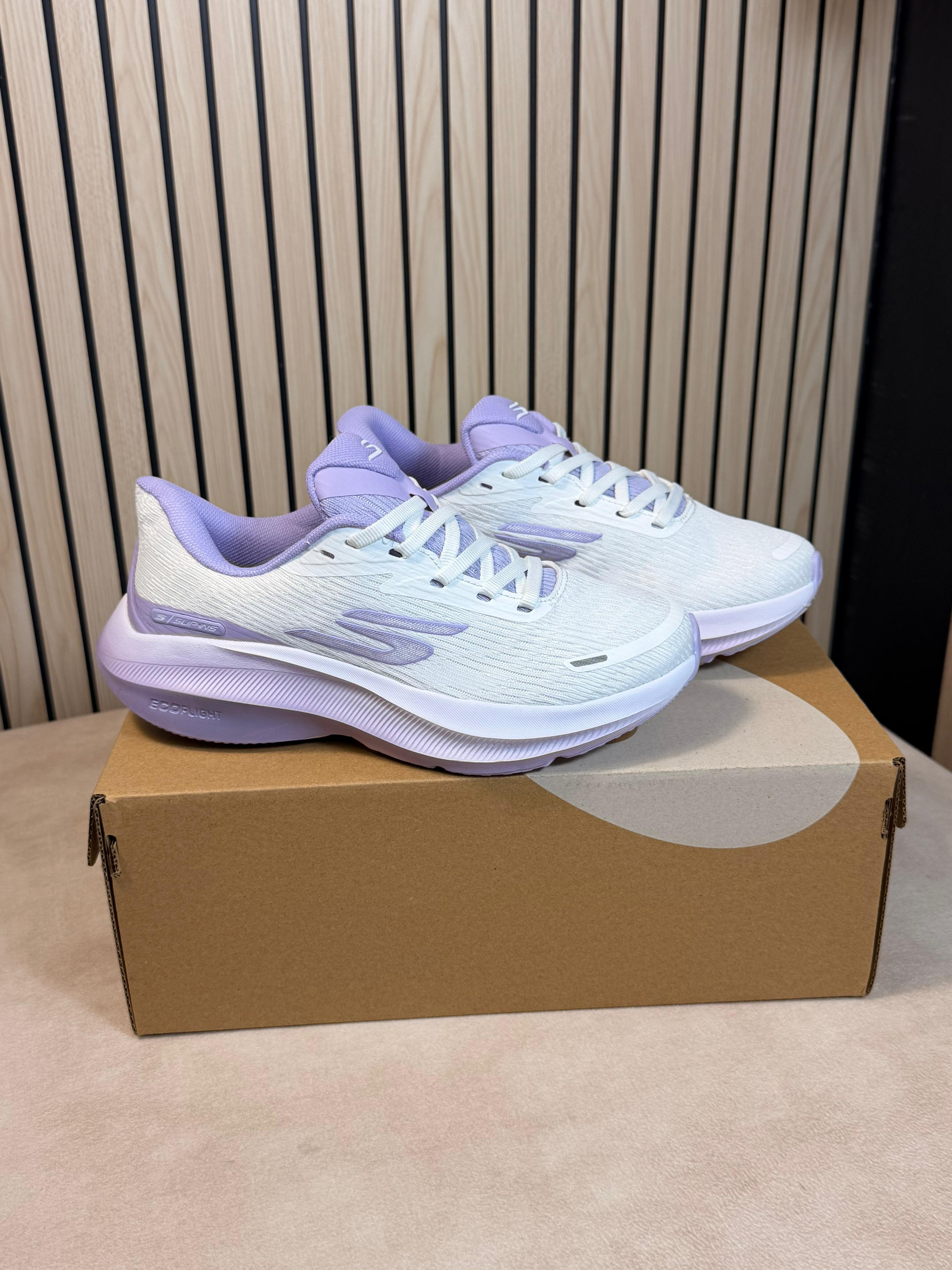 SKECHERS