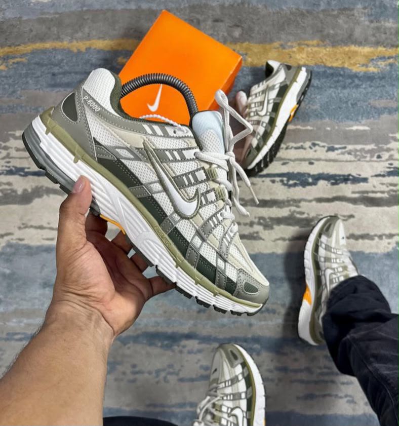 NIKE