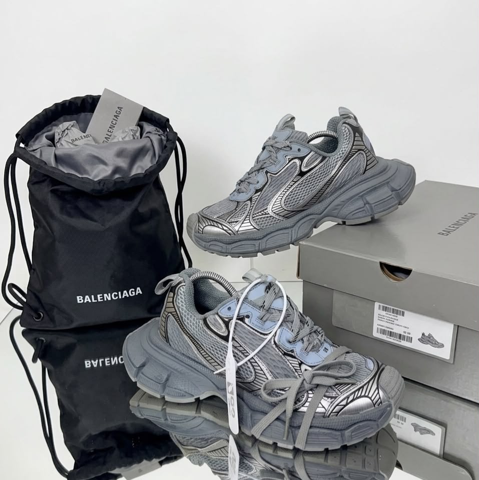 BALENCIAGA