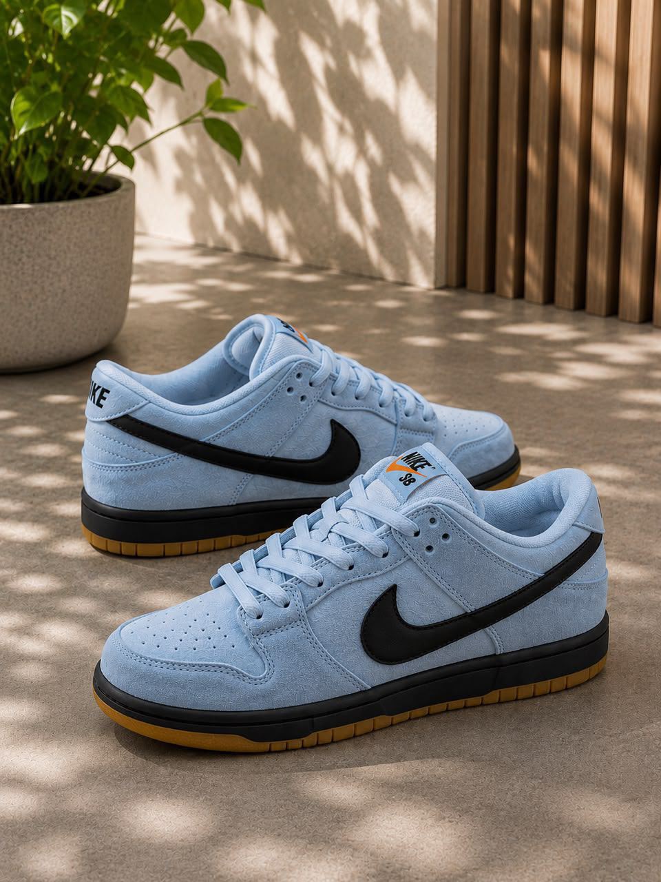 NIKE