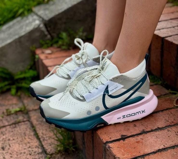 NIKE