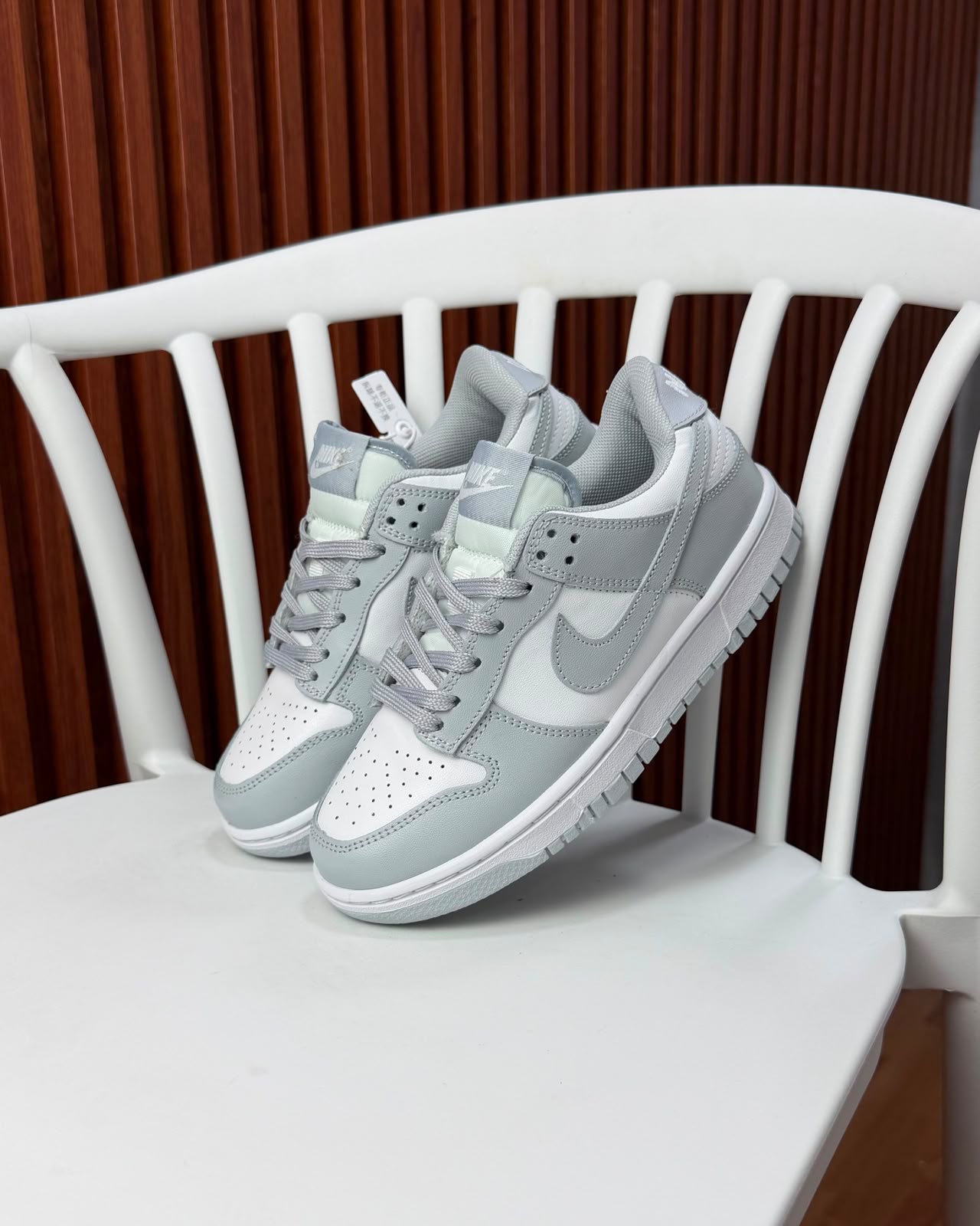 NIKE