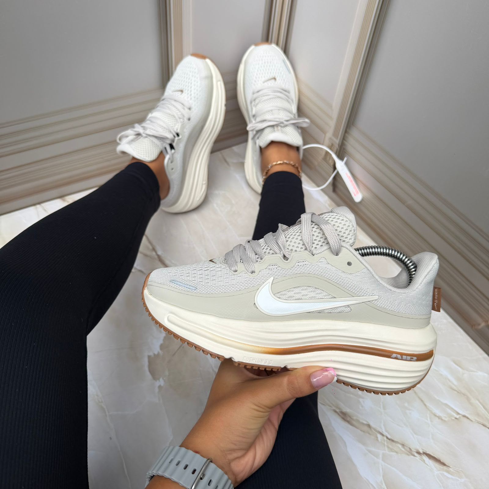 NIKE
