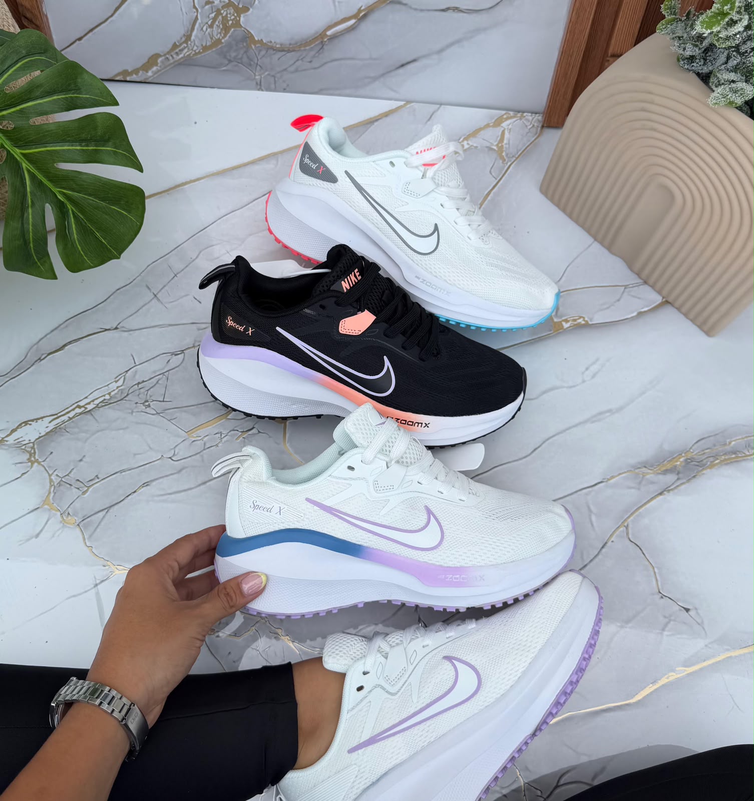 NIKE