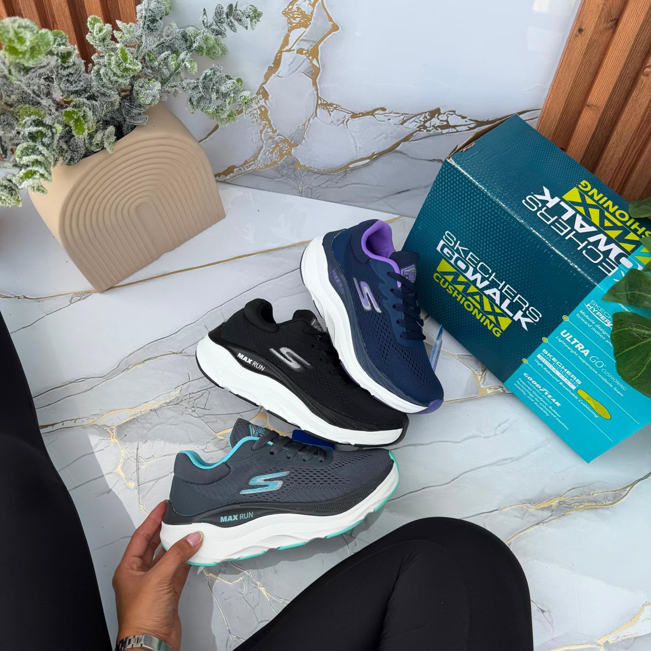 SKECHERS