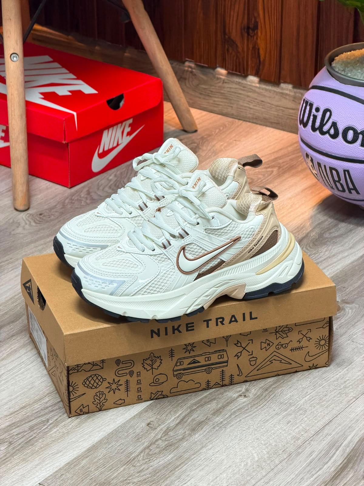 NIKE