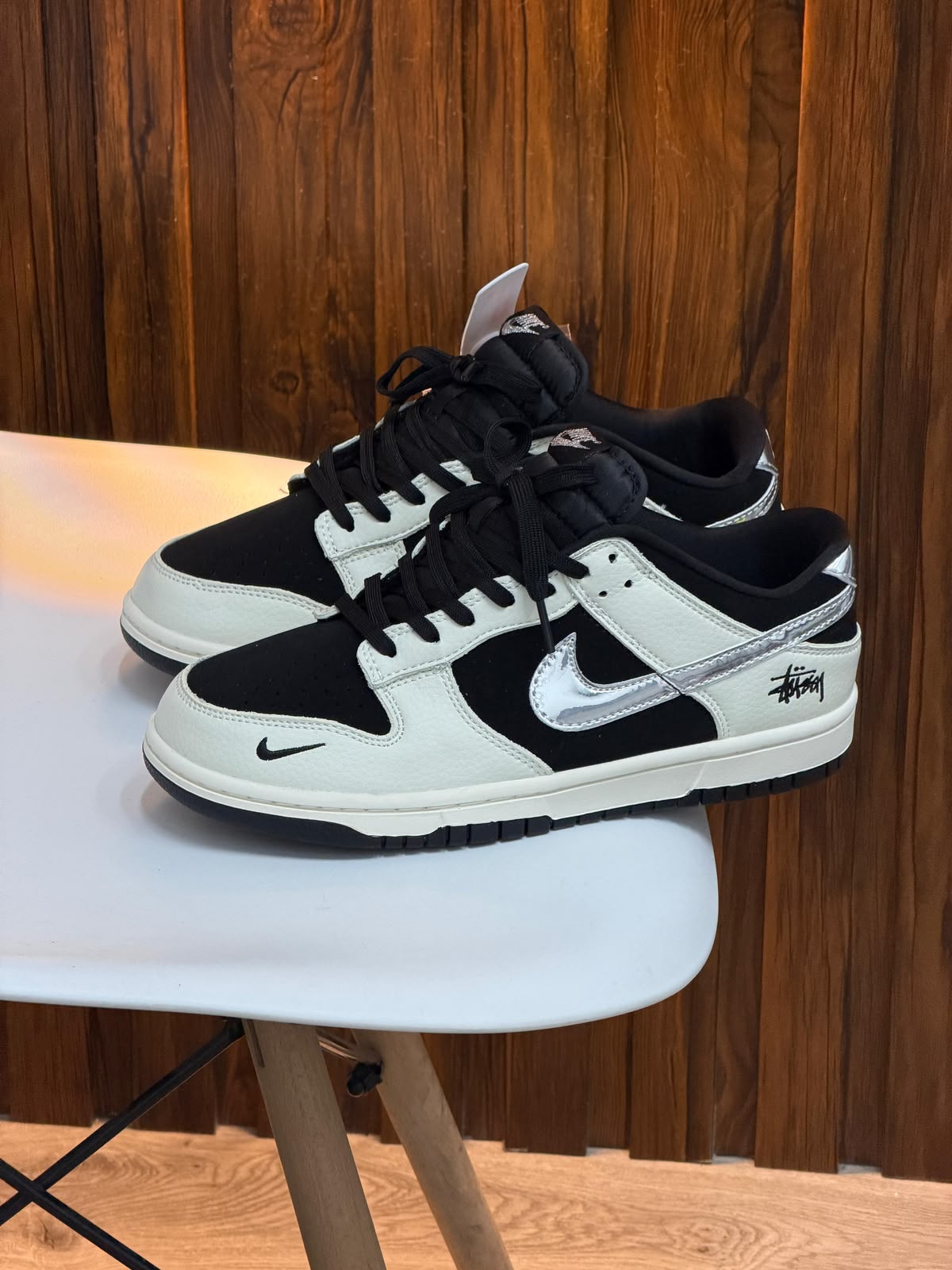 NIKE